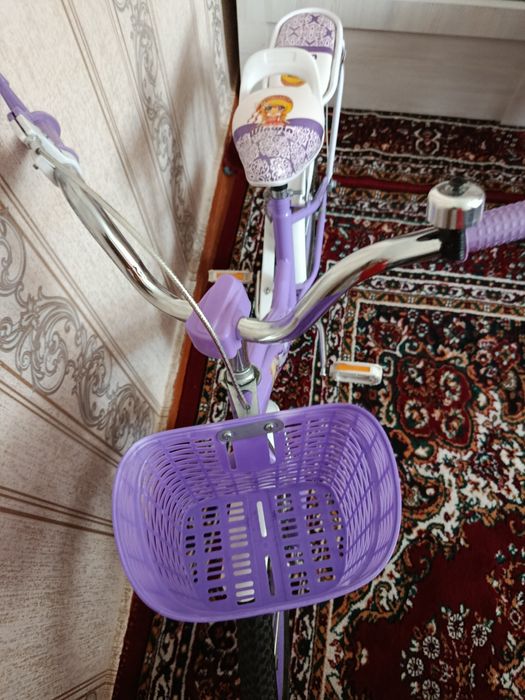 Qiz bolalar velospedi.