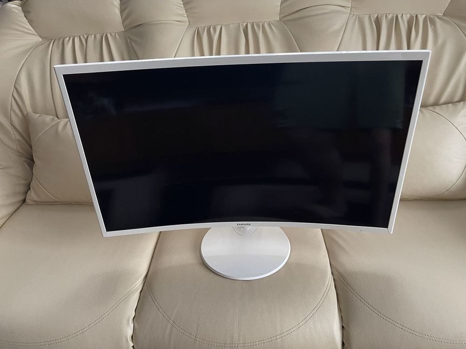 Monitor Samsung 32’ curbat