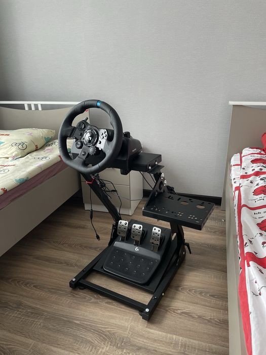 Logitech G923- игровой руль