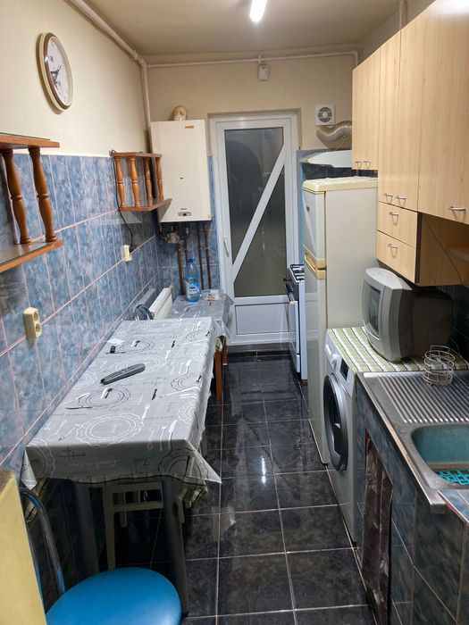 De închiriat  ap. cu 2-camere în cart Mănăștur str.Mehedinți   350 E. lunar