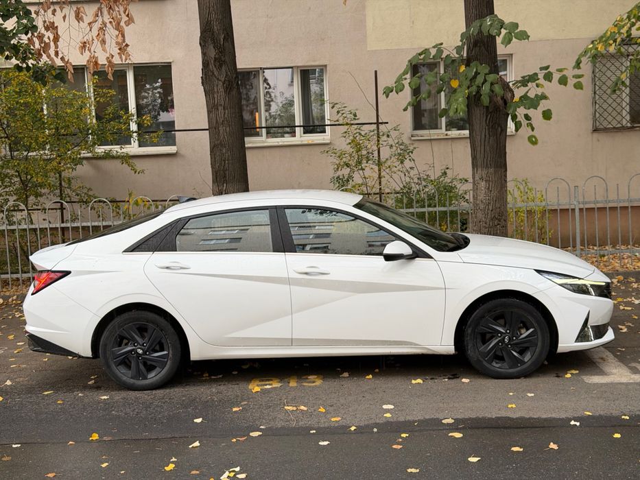 HYUNDAI Elantra 2023 — imagine 2