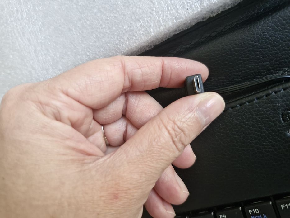 Калъф за таблет с клавиатура