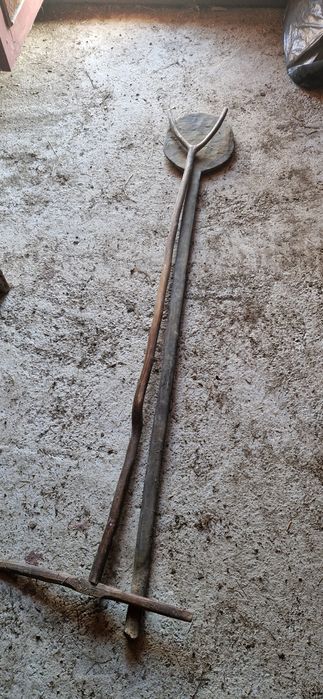 Vând obiecte vechi pentru muzeu