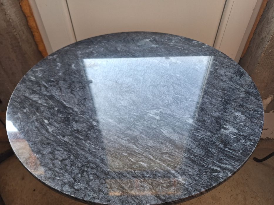 Чугунени маси с мраморен плот на ASTİKA