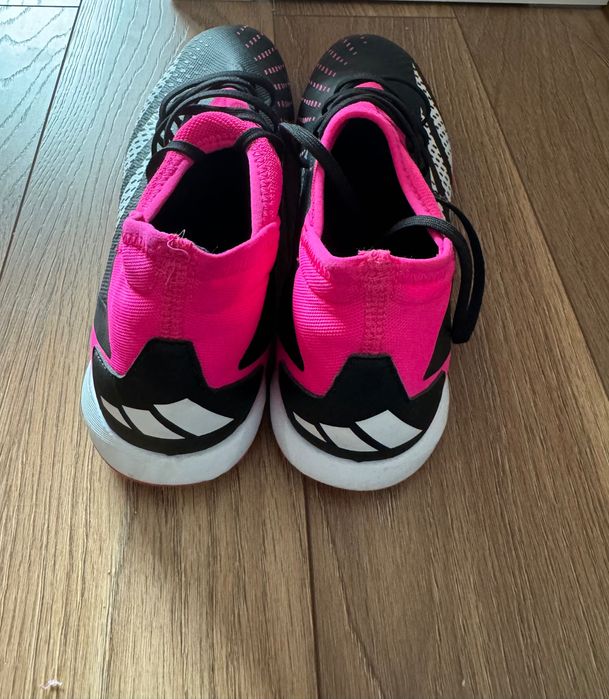 футболни обувки adidas predator