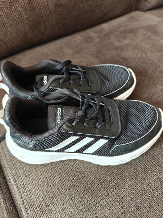 Запазени маратонки adidas