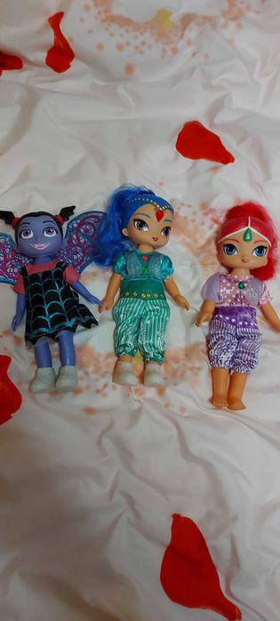 Papusa Vampirina,Shimmer si Shine