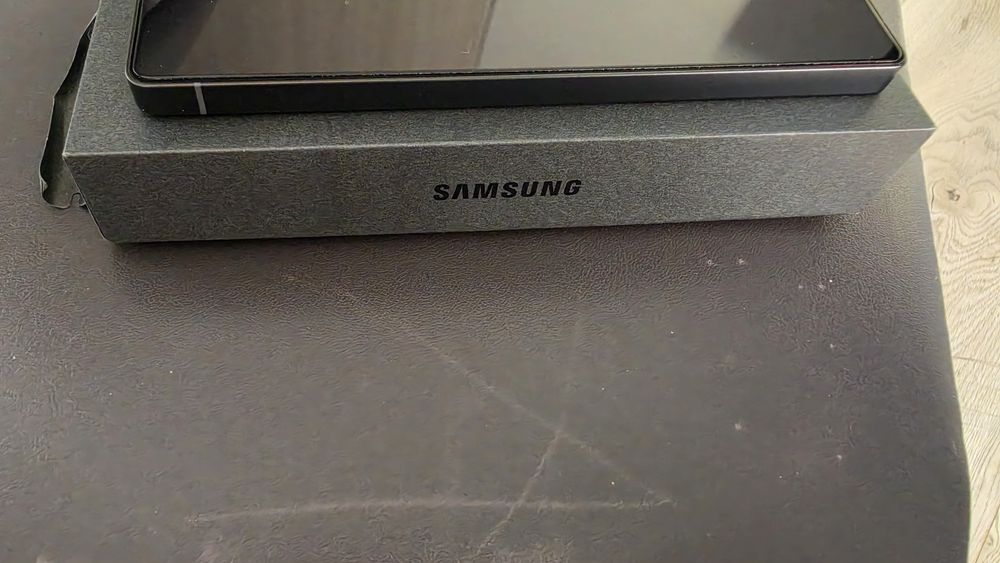 Vând Samsung S25 Ultra, negru ,512 GB