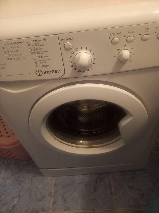 Продам стиральную машину индезит