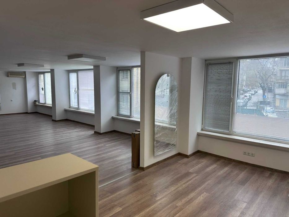 Дава се под наем Офис в Варна, Бриз - 261 кв.м за 425000 € - Снимка #13