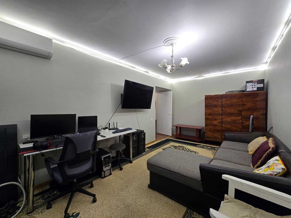 Продам 2 ком. квартиру Орбита 4 дом 33