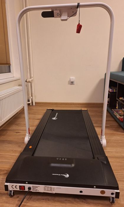 Електрическа бягаща пътека, FitTronic, D1000, Zwfit и приложение Kinom