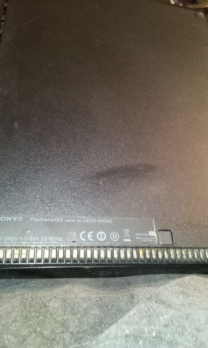 Плейстейшън 3 супер  слим/ playstation 3 super slim