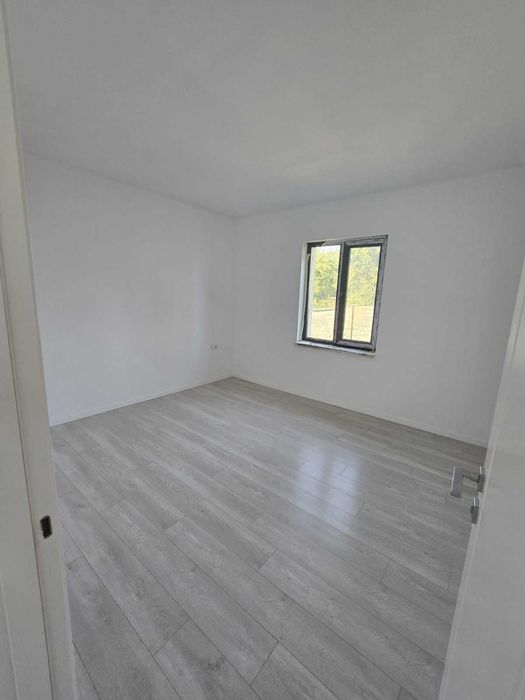 Casa la sol in zona linistita