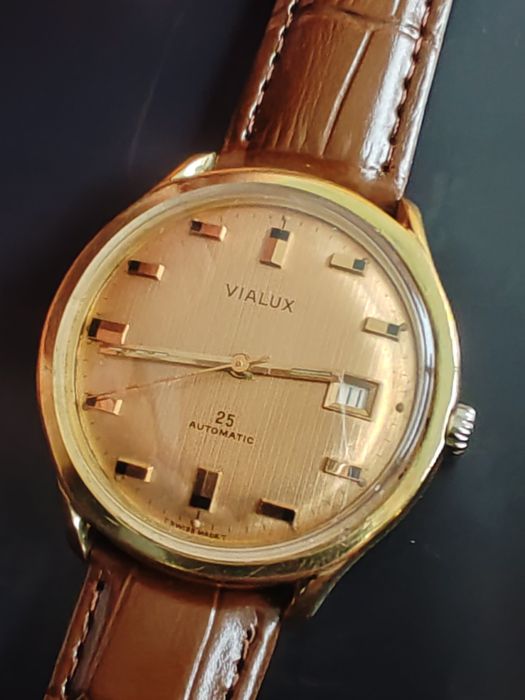Ceas Vialux Automatic 25 rubine, 38,5 mm Bacau •