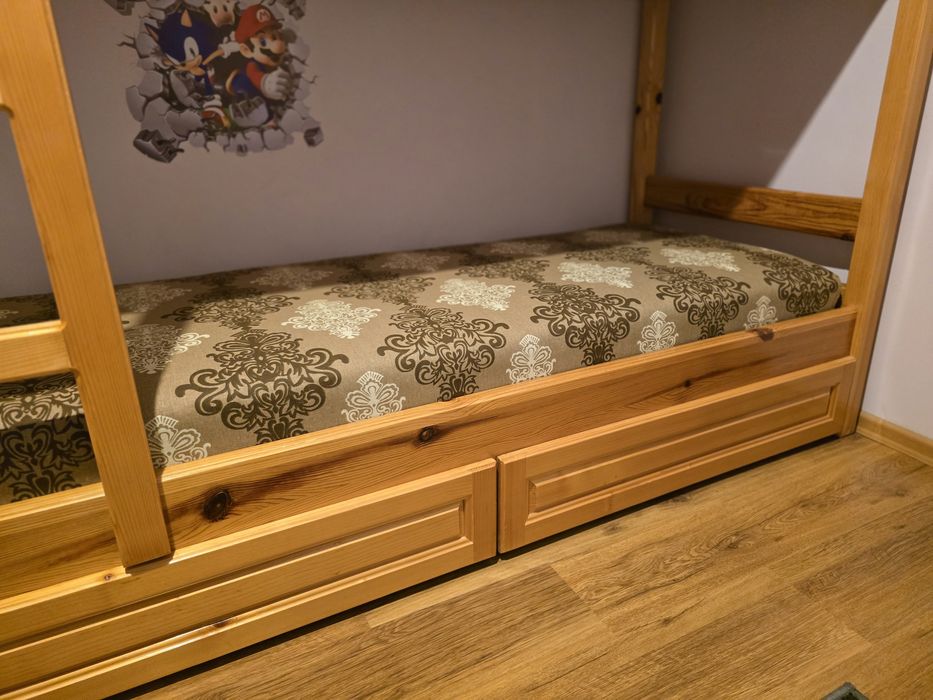 НОВО Двуетажно детско легло с нови матраци