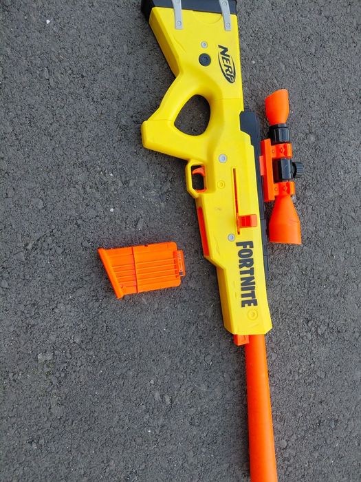 Продавам Nerf FORTNITE Sniper.