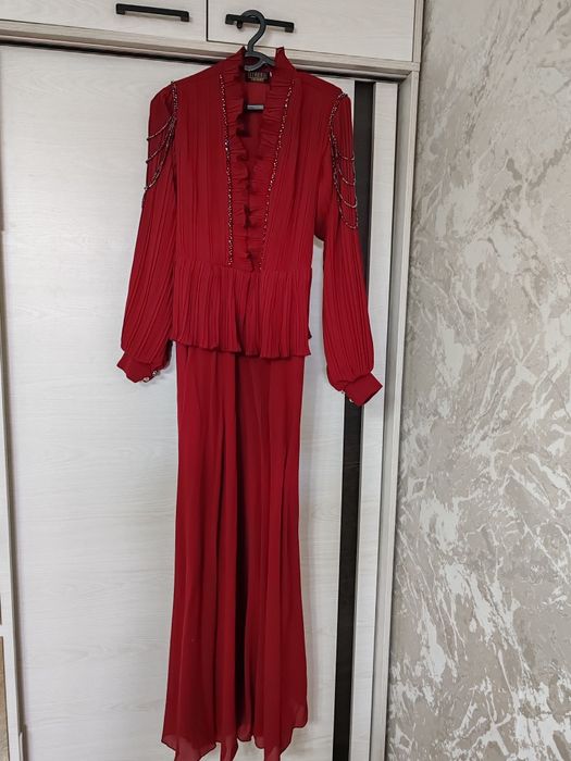 Продается женское платье