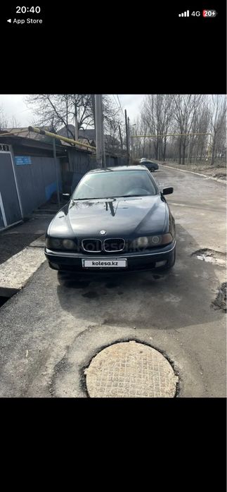 Продам машыну бмв