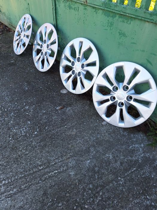 Capace originale Hyundai pe 15