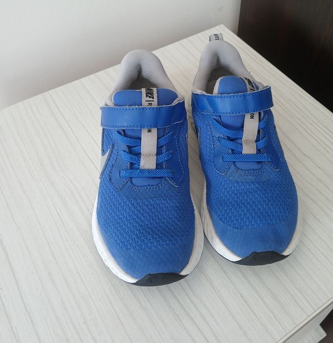 Маратонки nike 31