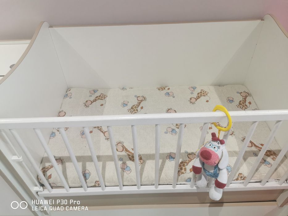 Детско дървено креватче