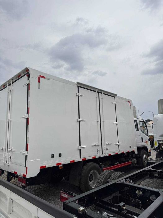 Faw furgon yuk mashina Qulay Arzon narxlarda China Motorsdan