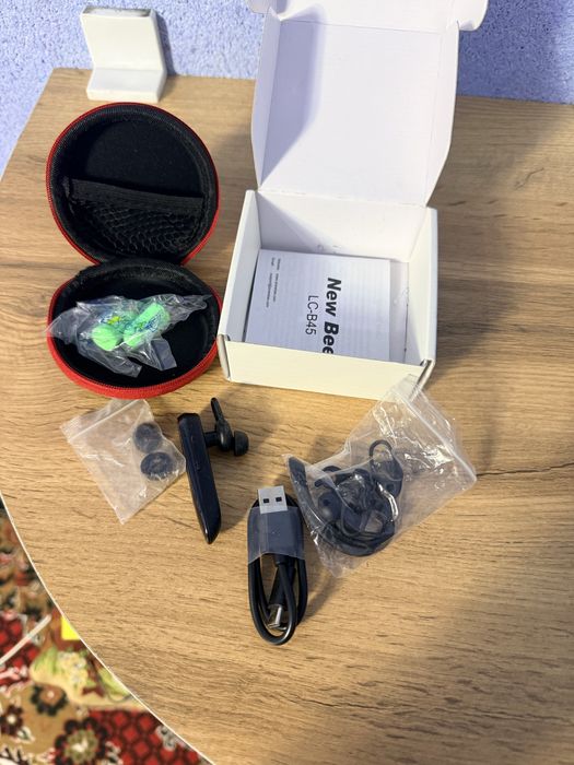 Saotiladi New Bee naushnik