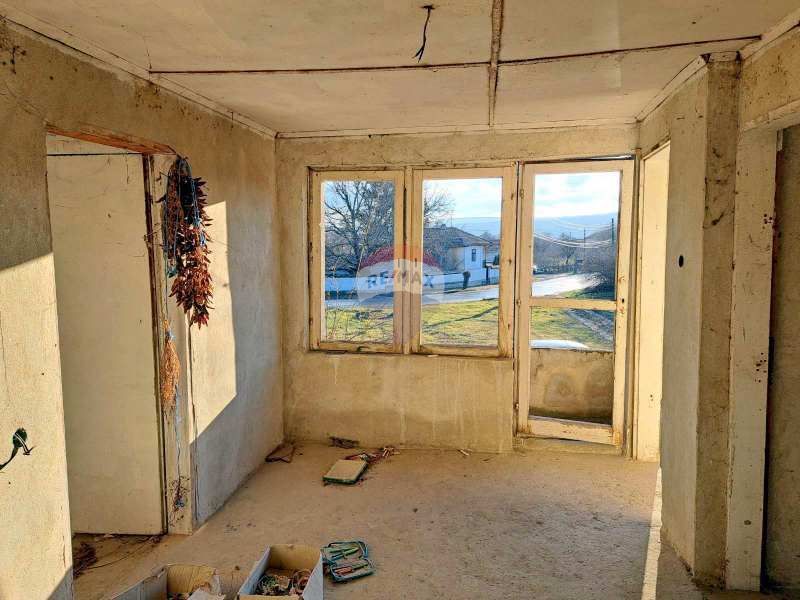 Продава се Къща в с. Светлен, Област Търговище - 120 кв.м за 184 €/кв.м - Снимка #6