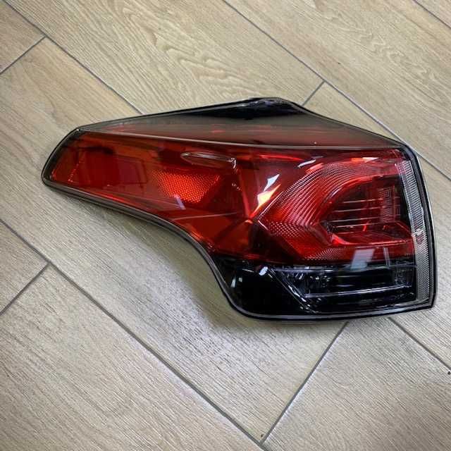 Фара, фонарь на Toyota RAV4