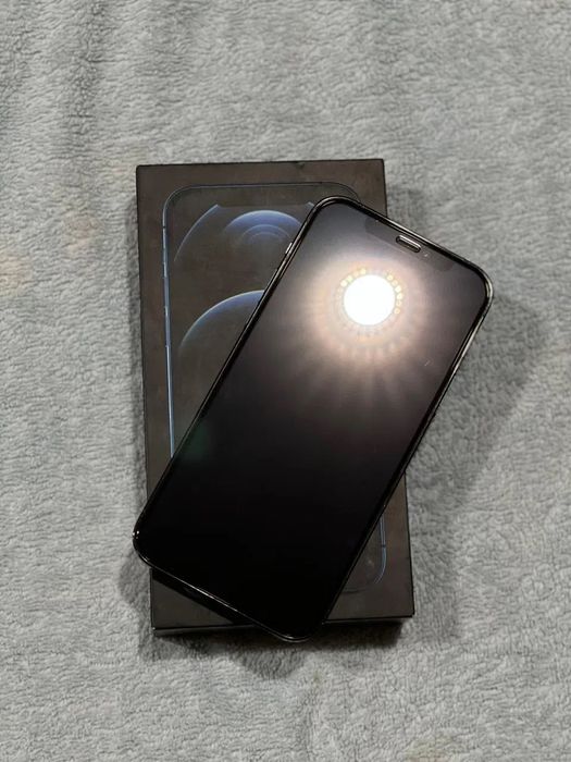 Продам iPhone 12 Pro айфон 12 про