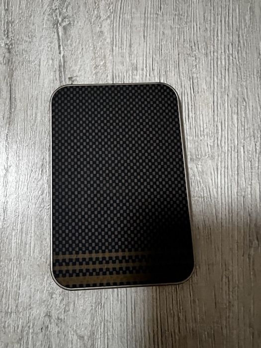 Card holder karbon