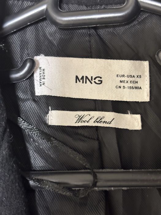 Вълнено палто Mango