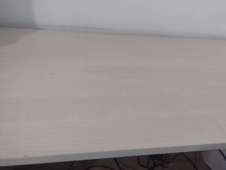 Средно по размер компактно бюро