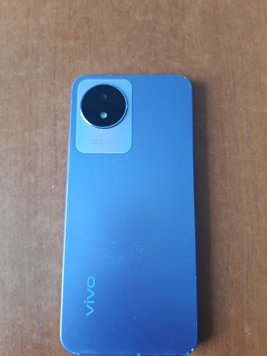 Продам телефон vivoY02