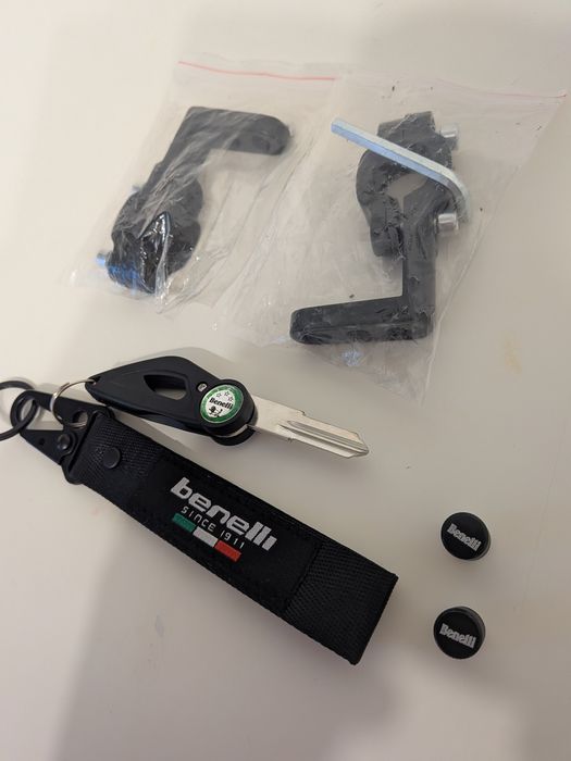 Accesorii Benelli cheie blanc