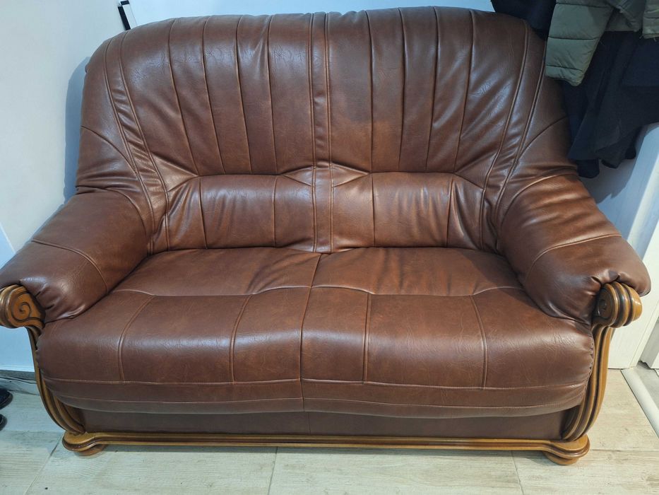 Vând set 2 canapele din piele naturală