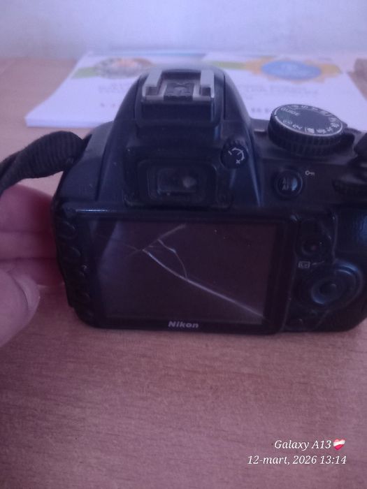 NIKON 3100 D. Tezda sotiladi 600 ming