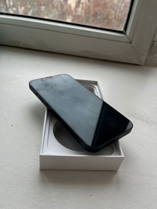 продается айфон 13