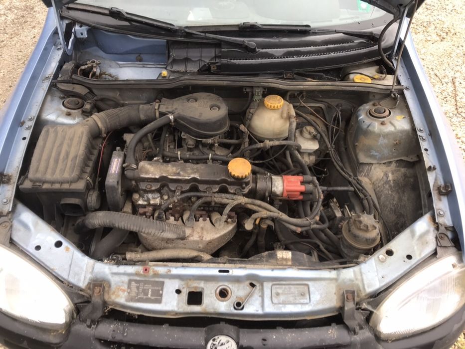 Опел корса 1.4 автоматик 1995г На Части