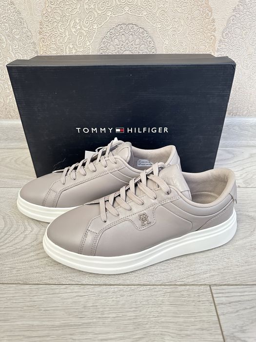 новые кроссовки Тommy Hilfiger