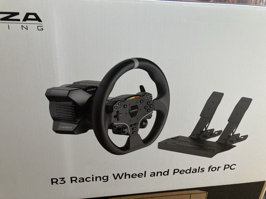 Игровой руль Moza R3.
