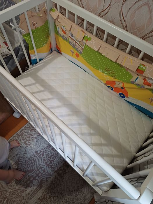 Продам детскую кроватку 50×90