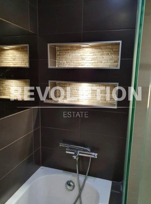 Дава се под наем Тристаен апартамент в Варна, Трошево - 120 кв.м за 747.66 € - Снимка #7