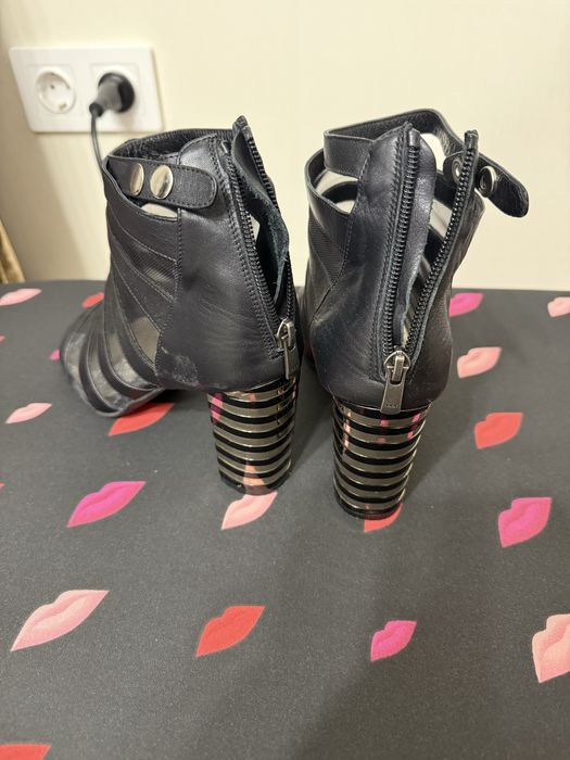 Продаю туфли женские