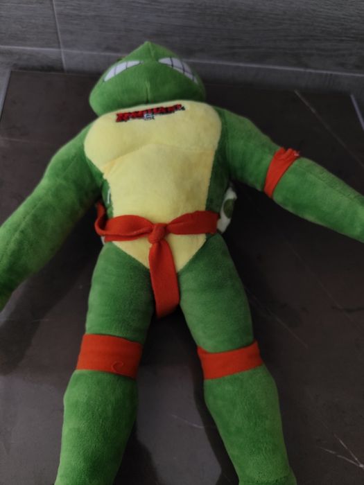 Плюшена играчка Рафаел от „Костенурките нинджа“ (Teenage Mutant Ninja Turtles). Дължина 40-50 см