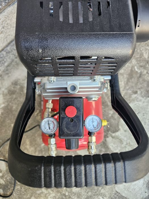 Продавам компресор за въздух Raider RD-AC040 – като нов!