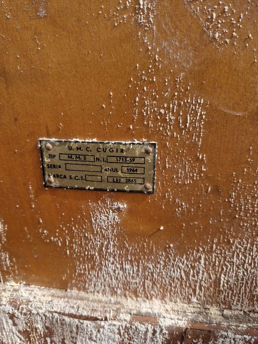 Vand Masini de cusut  ieftine