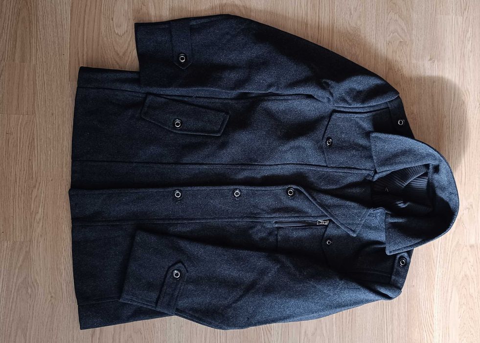 Продавам мъжко зимно яке