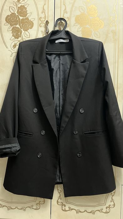 Продам пиждак размер s.